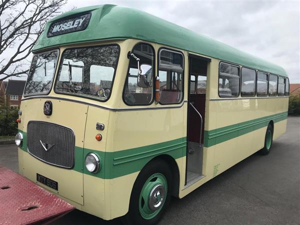Bedford SB Duple with diesel engine Bedford SB Duple with diesel engine