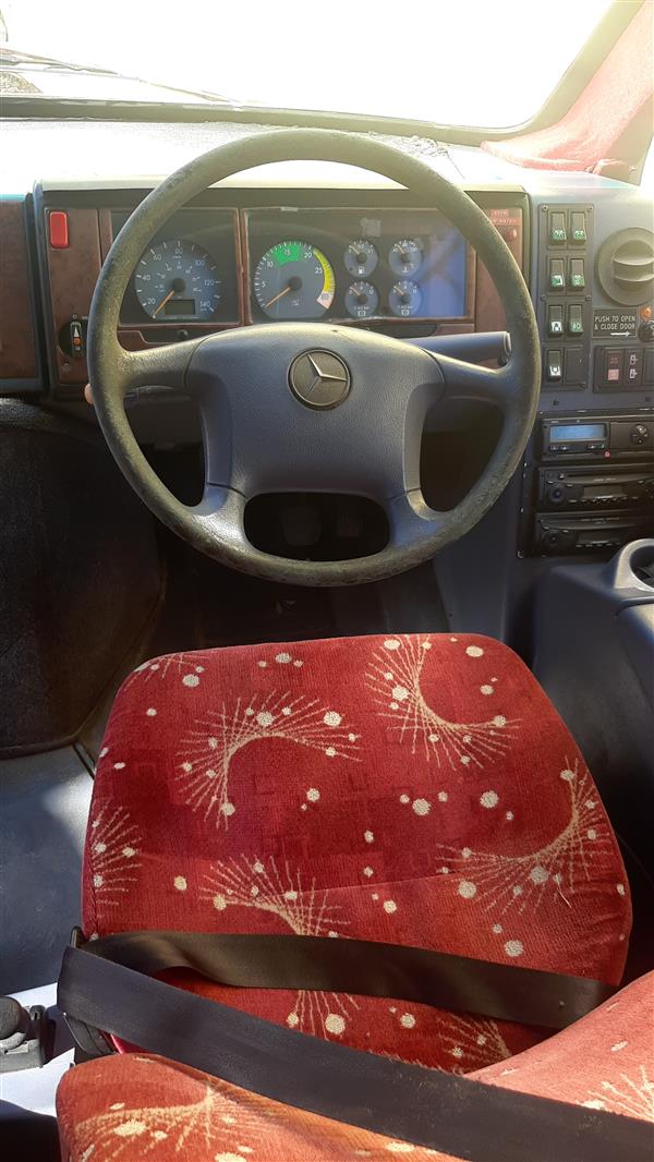 2006 Mercedes vario 33 seat coach 2006 Mercedes vario 33 seat coach